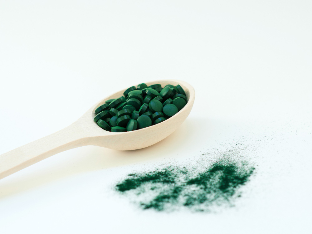 Spirulinos nauda sveikatai: sudėtis, vartojimas ir tyrimų apžvalga