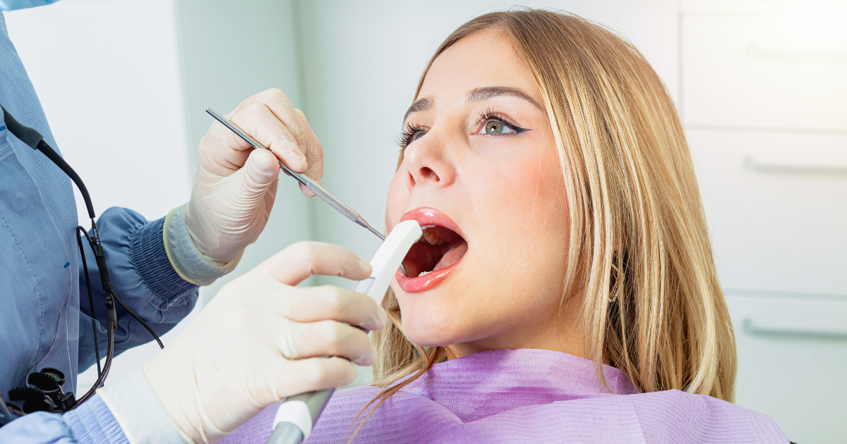 Ar žinojote, kad lietuviai dantis taiso rečiau nei europiečiai arba kodėl profesionali burnos higiena tampa opia Lietuvos problema?